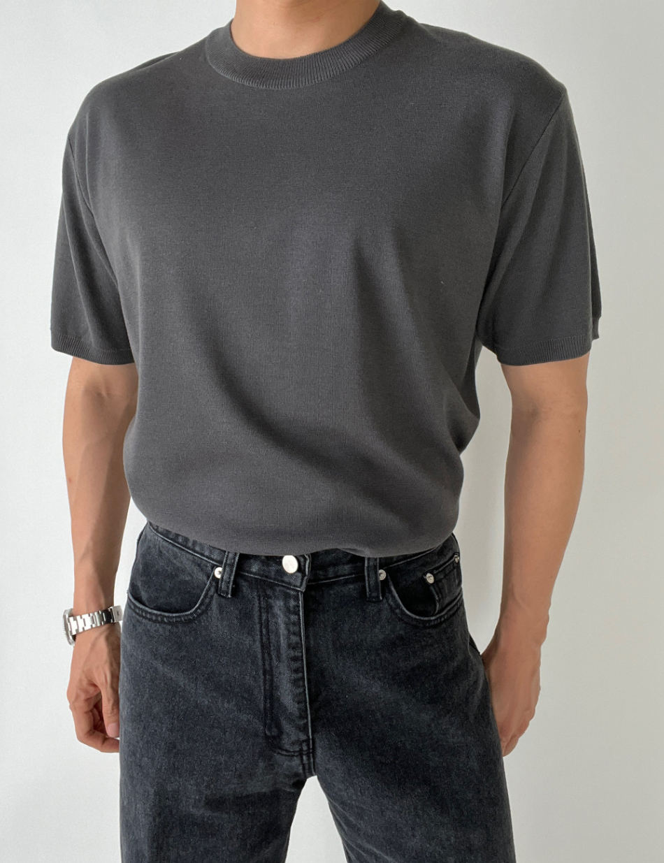 반팔 티셔츠 모델 착용 이미지-S1L5
