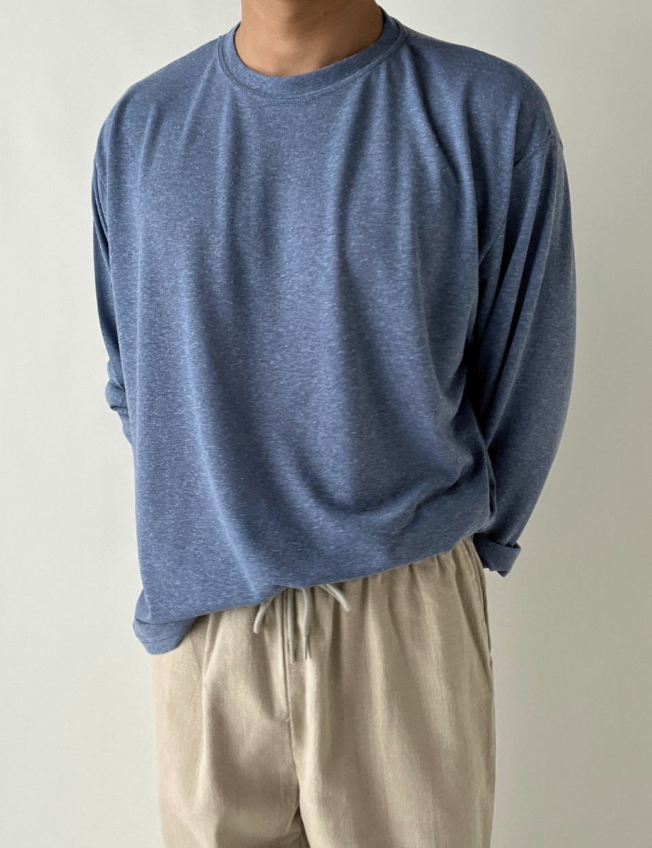 긴팔 티셔츠 모델 착용 이미지-S1L4