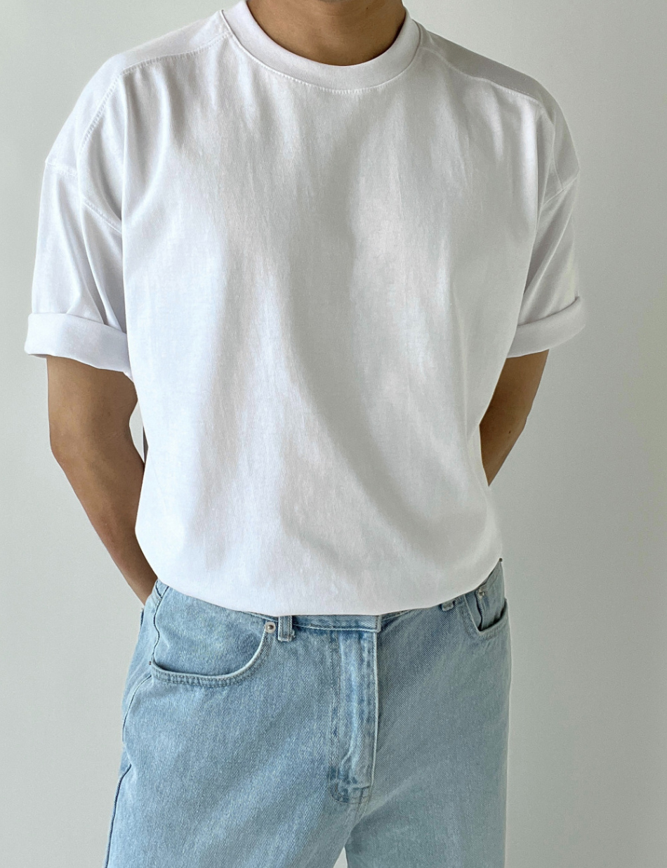 반팔 티셔츠 모델 착용 이미지-S3L4