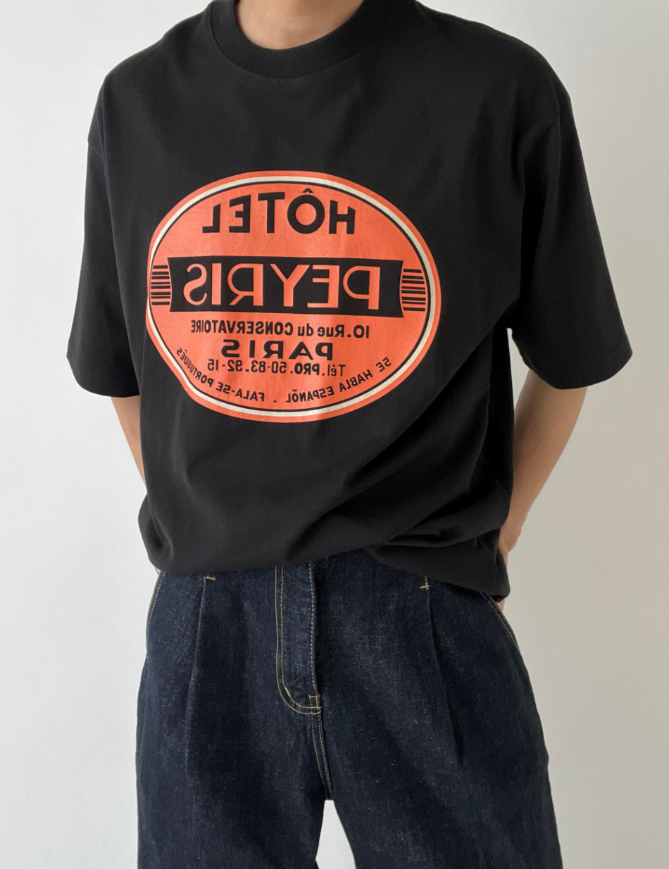 반팔 티셔츠 모델 착용 이미지-S2L7